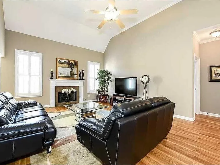 2479 Sandstone Pl — Photo 2