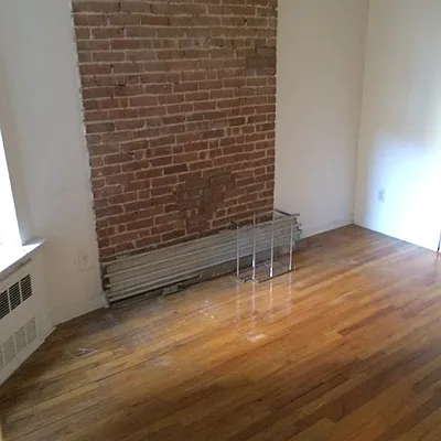 Rented by Eric Goodman Realty Corp | media 30