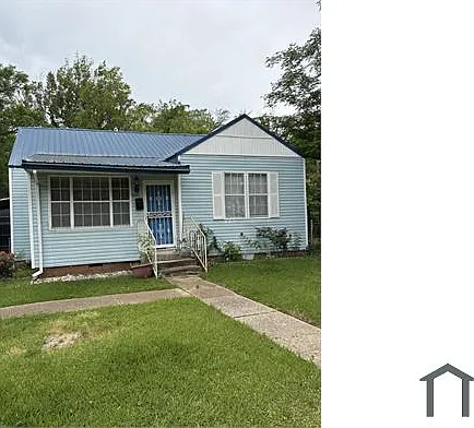 2921 Macy St — Photo 1