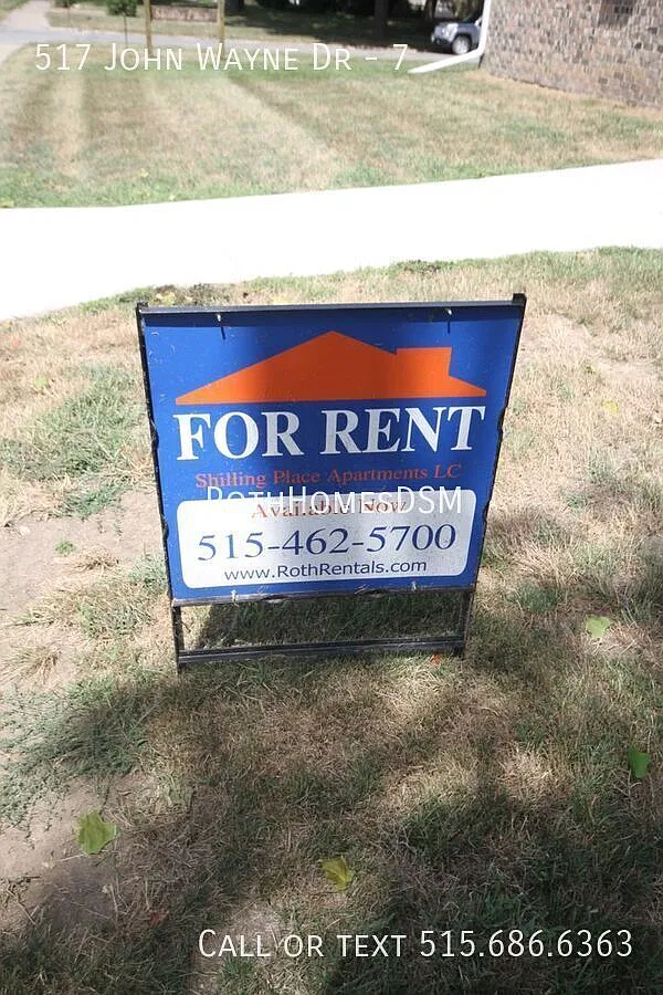 Great Small Town living but close enough to commute to West Des Moines Suburbs. Winterset Home Bi... — Photo 2