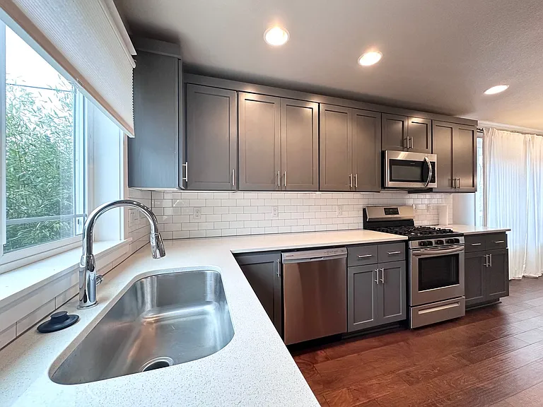 4337 N Hunt St — Photo 6