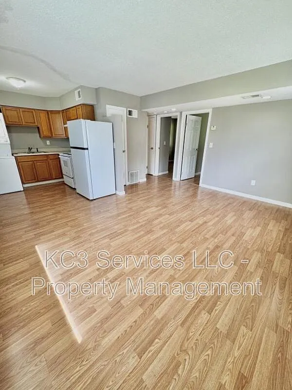2 bed, 1.0 bath, 850 sqft, $1,095 — Photo 4