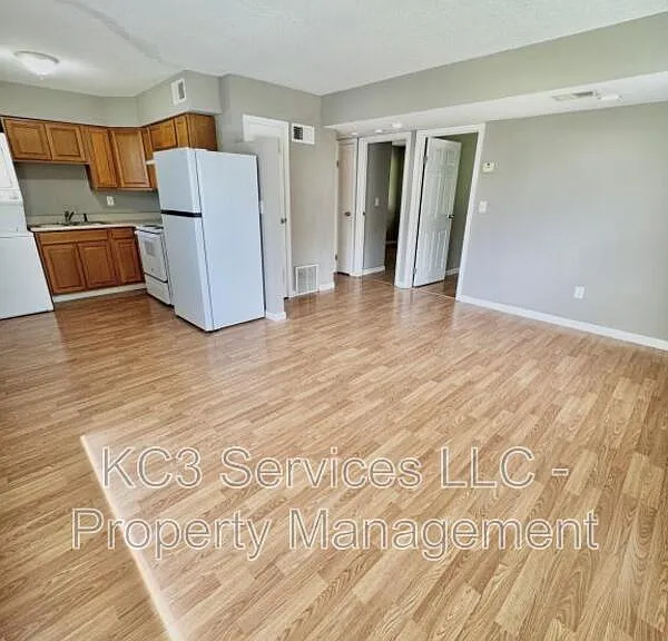 2601 NW Frances St — Photo 4