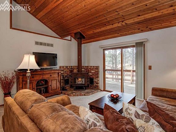 Cozy Stove, Walk Out To Large, Private Deck