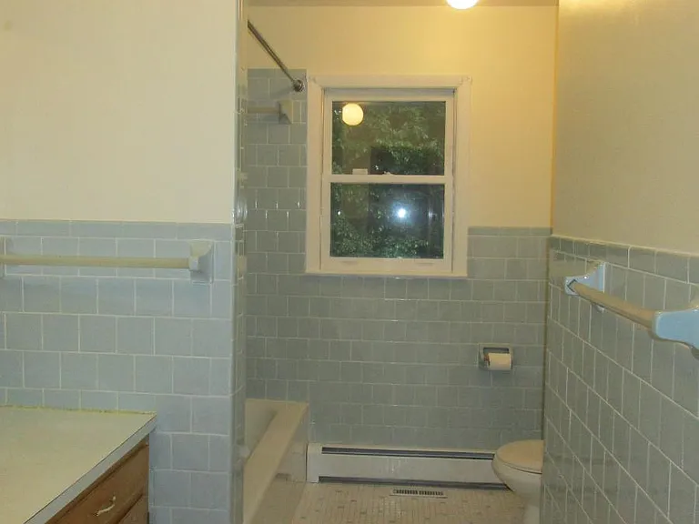 1220 Stafford Dr — Photo 6
