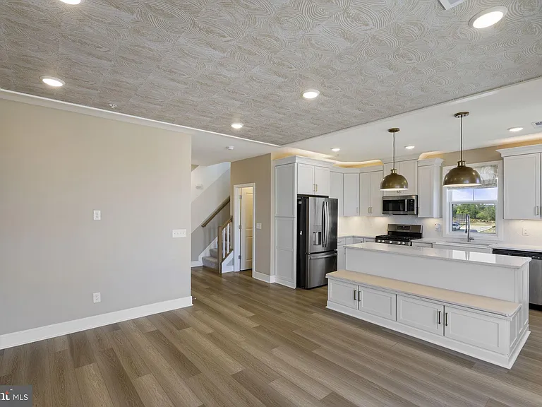 20799 Lamlash Ter — Photo 12