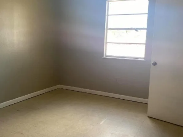 524B N Market St, Opelousas, LA