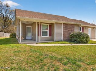 104 Hearthstone Court, Jacksonville, NC 28546