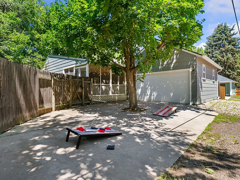 726 Eastdale Dr — Photo 23
