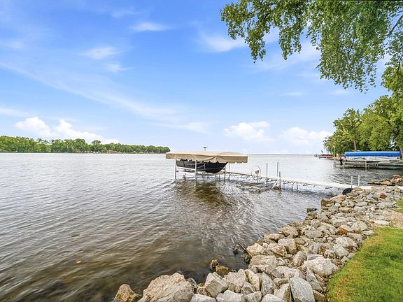 3rd image of 6121 Black Wolf Point ROAD