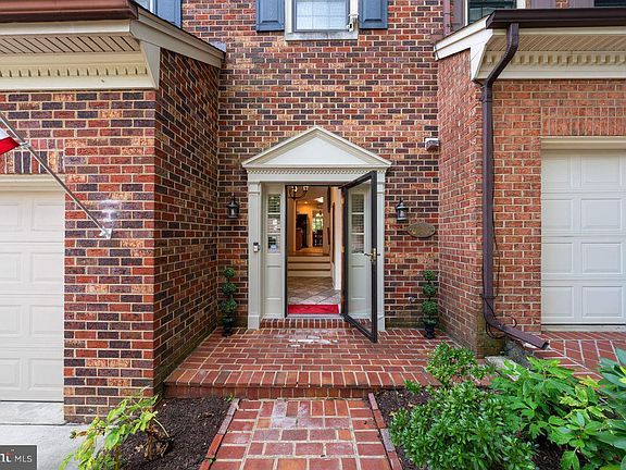 3rd image of 6367 Brampton Ct