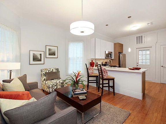 4th image of 139 Dore St #145