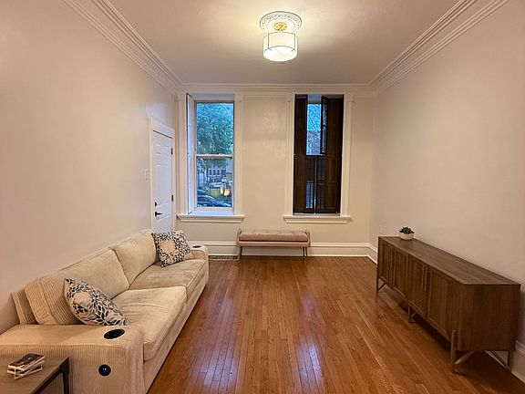 2nd image of 1454 N Campbell Ave #1