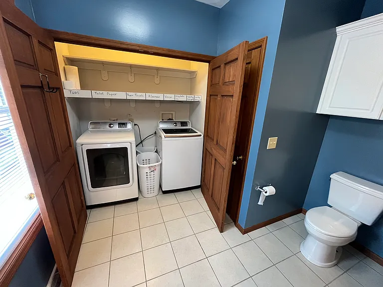 211 W Fisk St — Photo 16