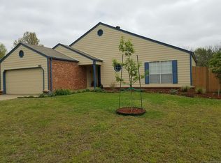 1905 S Yellowood Ave W, Broken Arrow, OK 74012