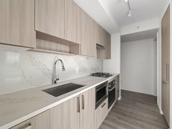 13350 Central Ave #4306, Surrey, BC V3T 0S1
