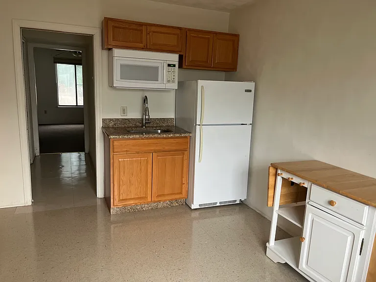 90 N Park Pl #C4 — Photo 4