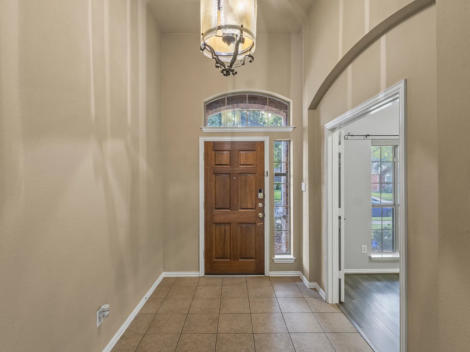 3 bed, 2118 sqft, $2,600 — Photo 4