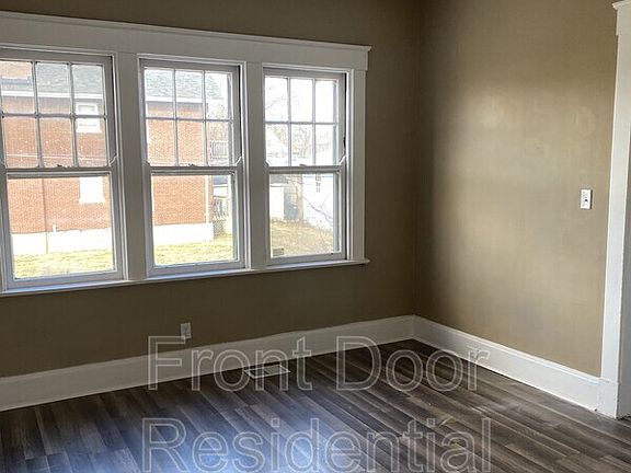 4th image of 891 Ridgeway Ave