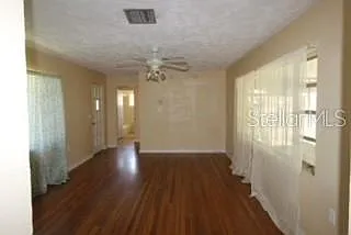 2 bed, 1.0 bath, 934 sqft, $1,475 — Photo 3