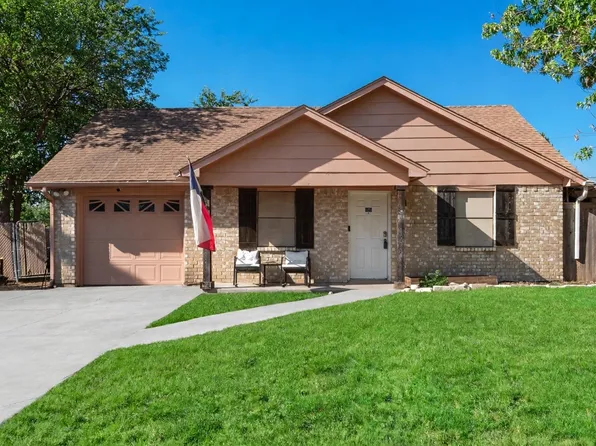 837 Blue Ridge Dr, Burleson, TX 76028