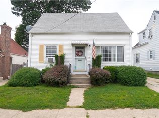39 Pershing St, Cranston, RI 02910