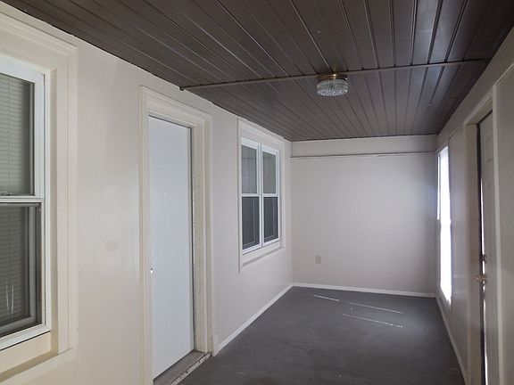 2nd image of 135 Lincoln Ave