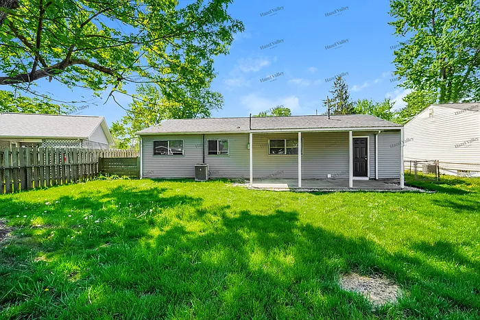 3871 Laguna Dr — Photo 11