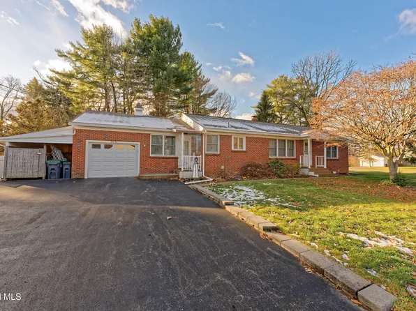 61 Latham Ridge Road, Latham, NY 12110