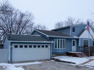 216 Brierhill Dr, Round Lake Park, IL 60073