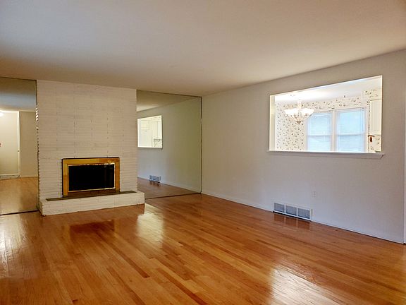 6 Bowling Green Drive