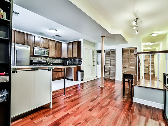 4th image of 6117 N Claremont Ave APT Gn