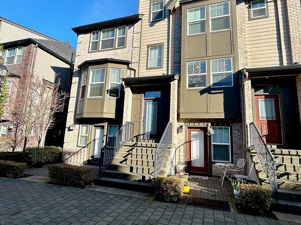 1st image of 1374 Brooklyn Walk NE