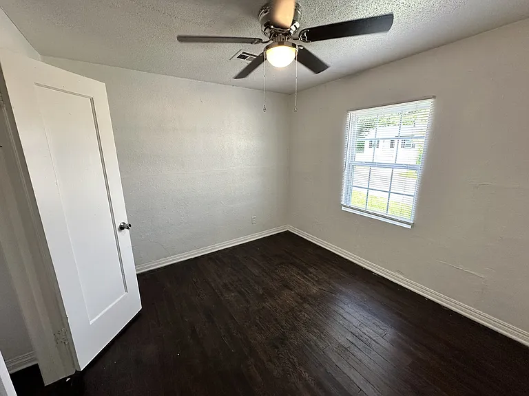 2300 Granada Blvd — Photo 6