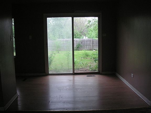 4th image of 3550 Marseilles Ln
