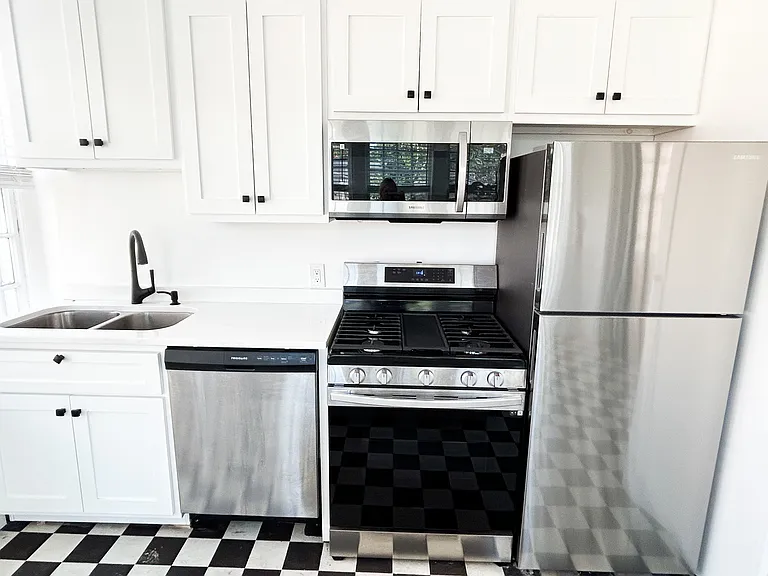 Westboro Apartments — Photo 10