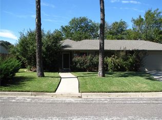 109 Briarwood Rd, Kennedale, TX 76060