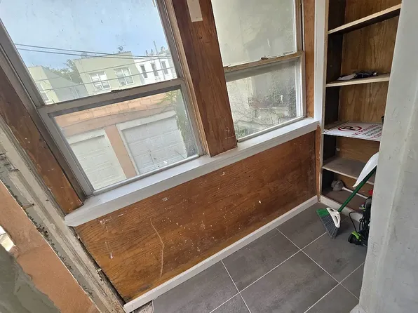 195 30th Street image 6 of 9