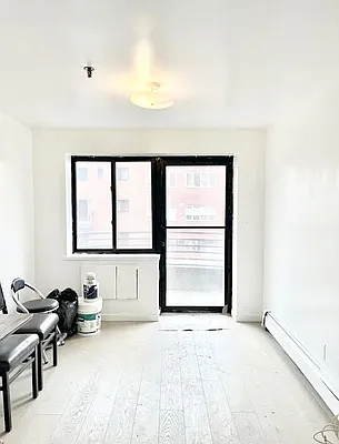 Sold by Winzone Realty Inc | media 4