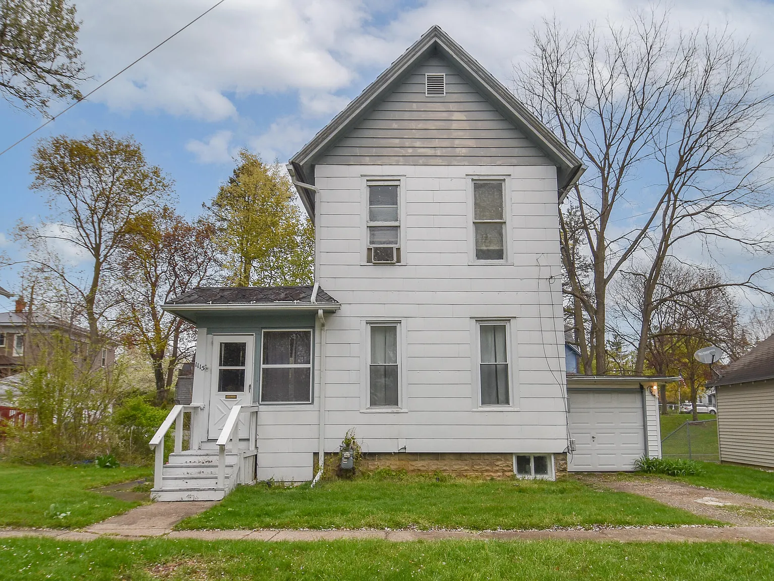 1115 Perry St photo 1
