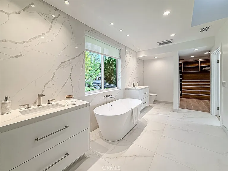 4266 Louise Ave — Photo 16