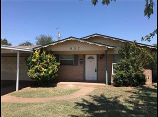 937 NW 27th St, Moore, OK 73160