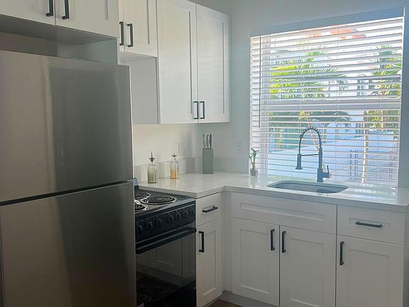 3rd image of 817 Tyler St APT 11