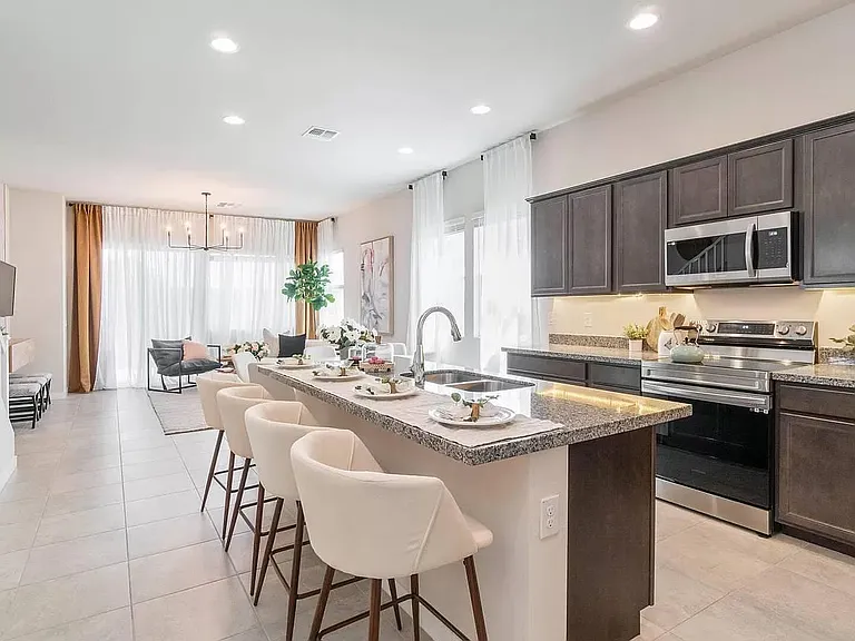 1241 E Mulberry Dr — Photo 1