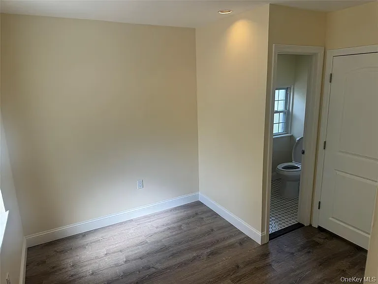27 Keogh Ln — Photo 5