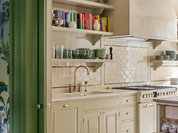 381 Union Street image 7 of 23