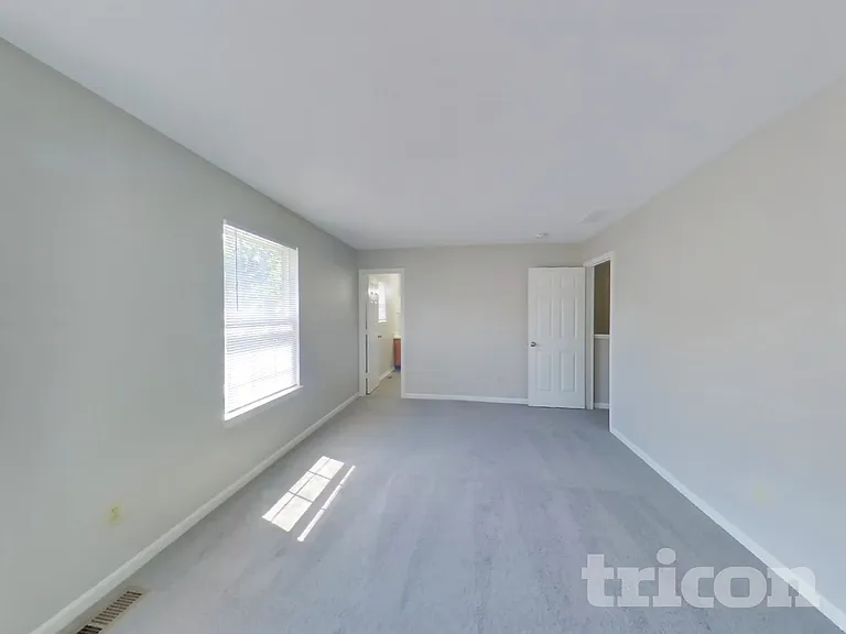 4002 Caddy Way — Photo 9