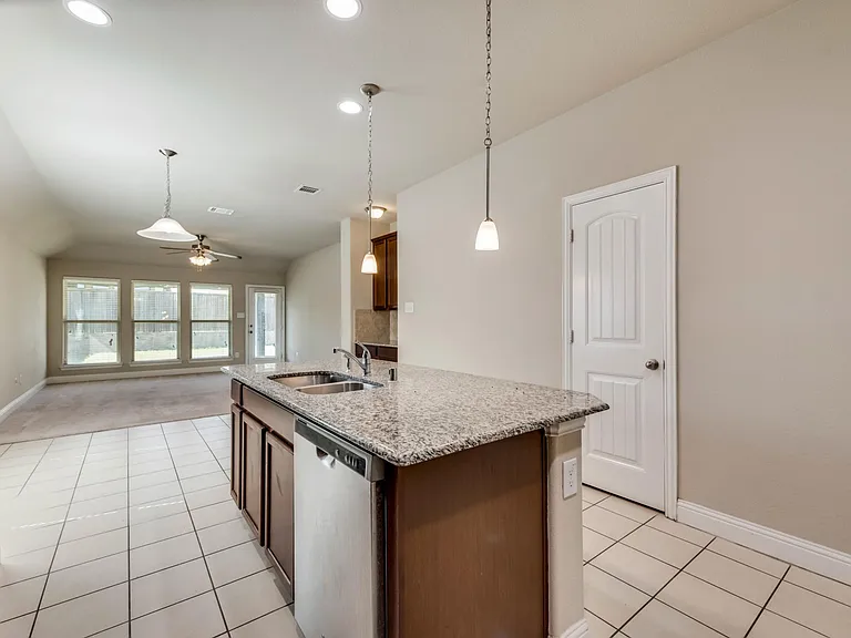 2028 Rosebury Ln — Photo 10
