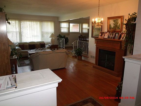 2nd image of 9326 Kilbourn Ave