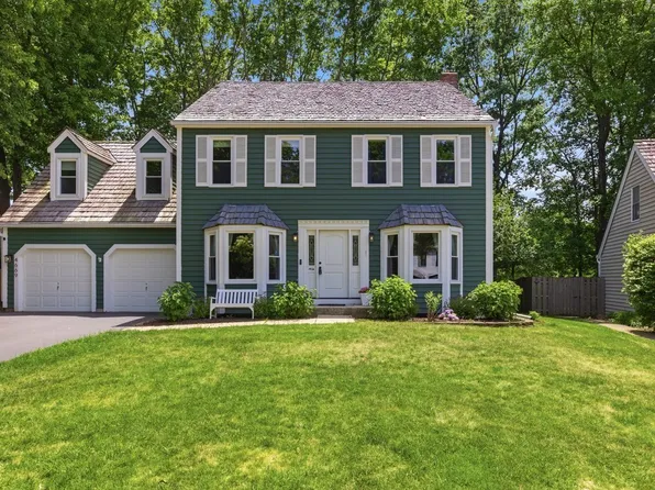 4669 Kings Way N, Gurnee, IL 60031